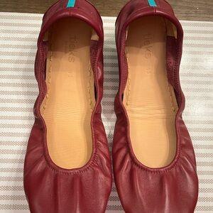 New! Never Worn! Tieks Maroon Leather Flats. Women’s Size 13.